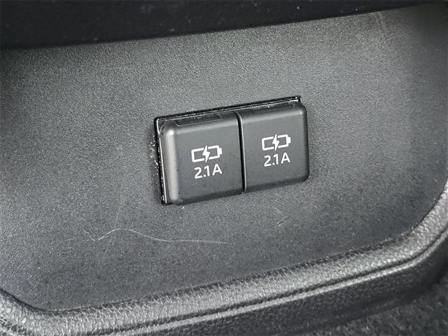 used 2021 Toyota Highlander Hybrid car, priced at $28,950