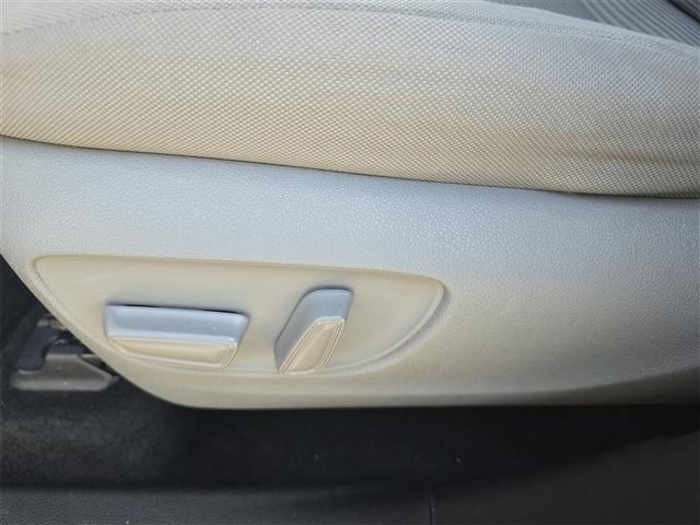 used 2021 Toyota Highlander Hybrid car, priced at $28,950