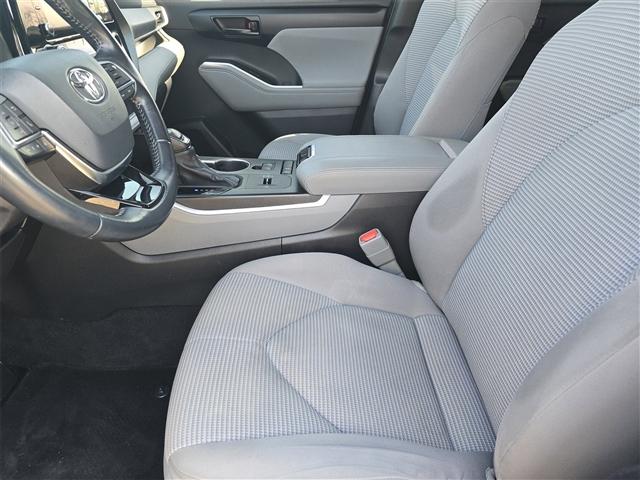 used 2021 Toyota Highlander Hybrid car, priced at $28,950