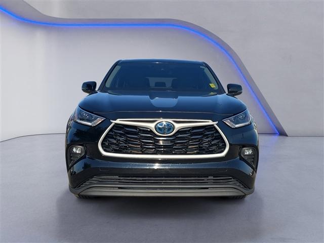 used 2021 Toyota Highlander Hybrid car, priced at $28,950