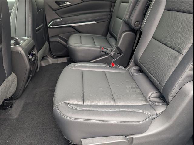 new 2026 Chevrolet Traverse car, priced at $45,212