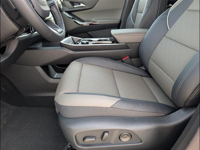 new 2026 Chevrolet Equinox car, priced at $30,008