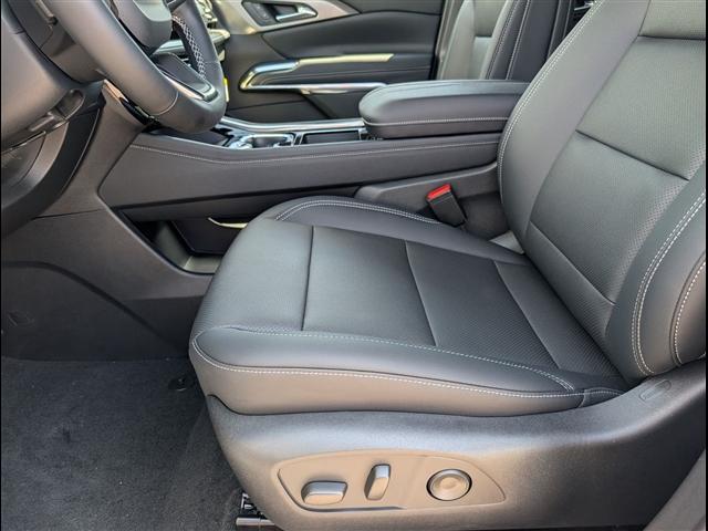 new 2026 Chevrolet Traverse car, priced at $44,637