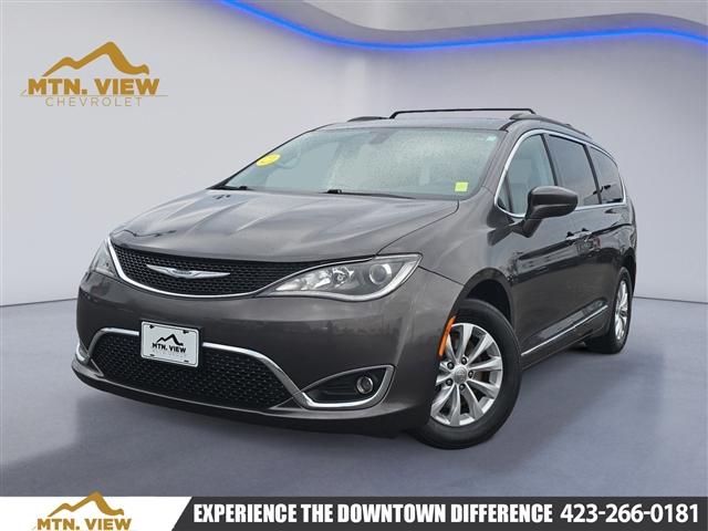 used 2017 Chrysler Pacifica car, priced at $11,950
