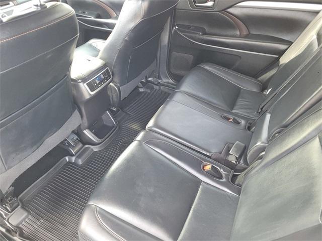 used 2019 Toyota Highlander car, priced at $22,072