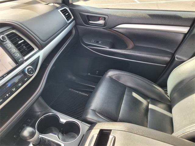 used 2019 Toyota Highlander car, priced at $22,072