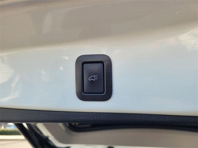 used 2019 Toyota Highlander car, priced at $22,072