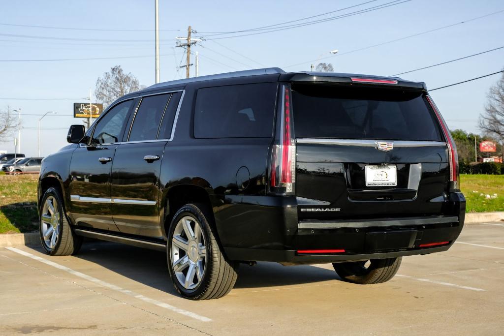used 2019 Cadillac Escalade ESV car, priced at $26,999