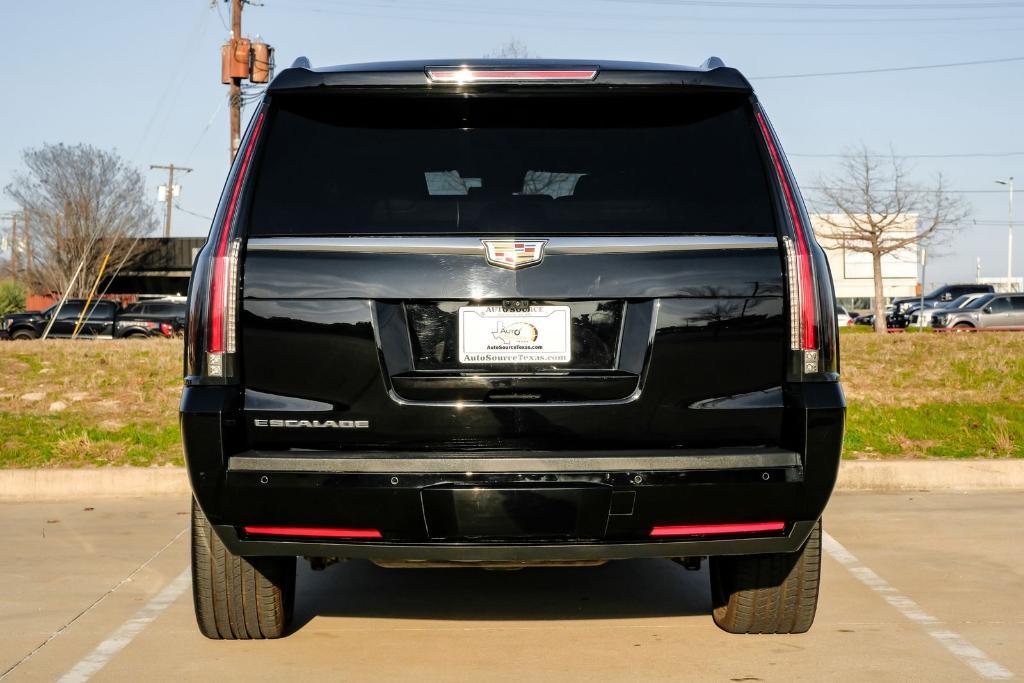 used 2019 Cadillac Escalade ESV car, priced at $26,999