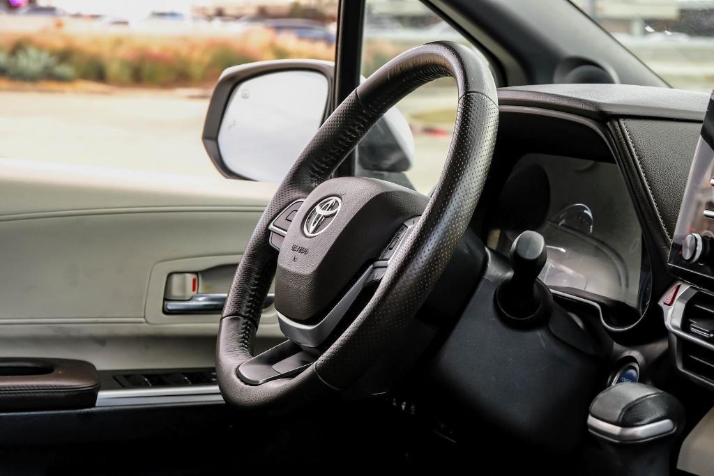 used 2022 Toyota Sienna car, priced at $48,579