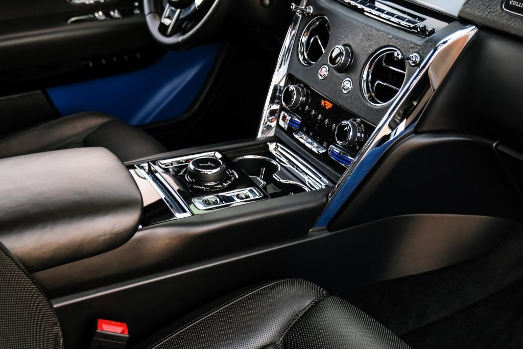 used 2021 Rolls-Royce Cullinan car, priced at $279,999