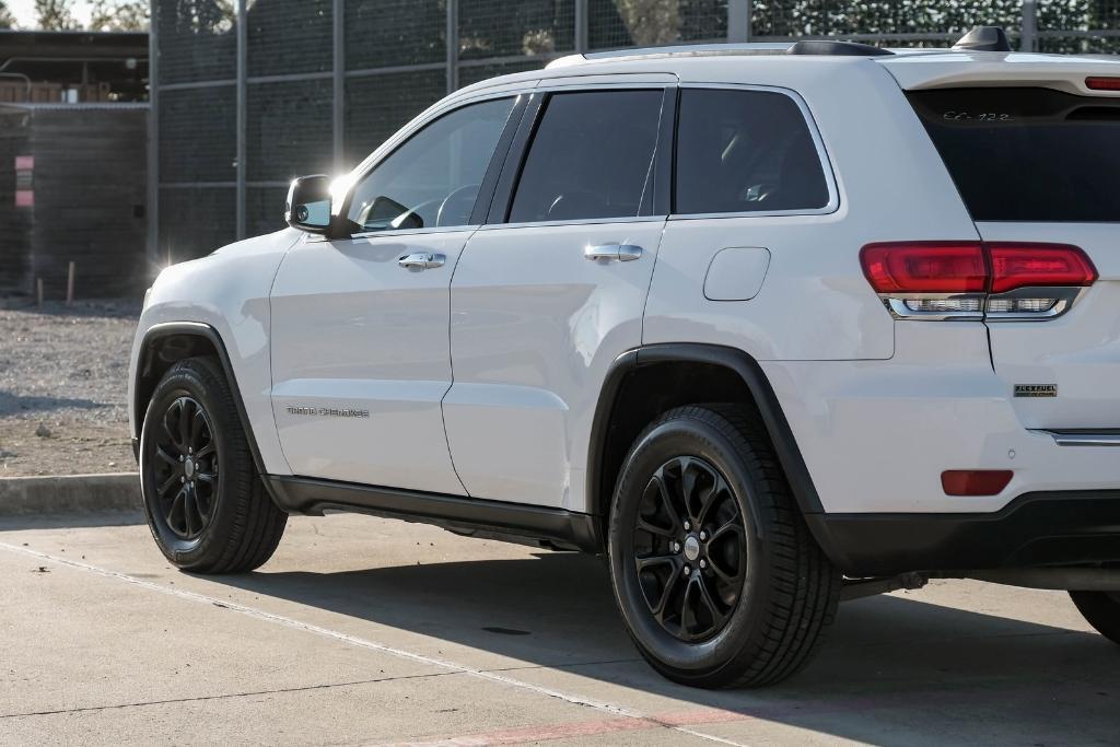 used 2015 Jeep Grand Cherokee car, priced at $10,999