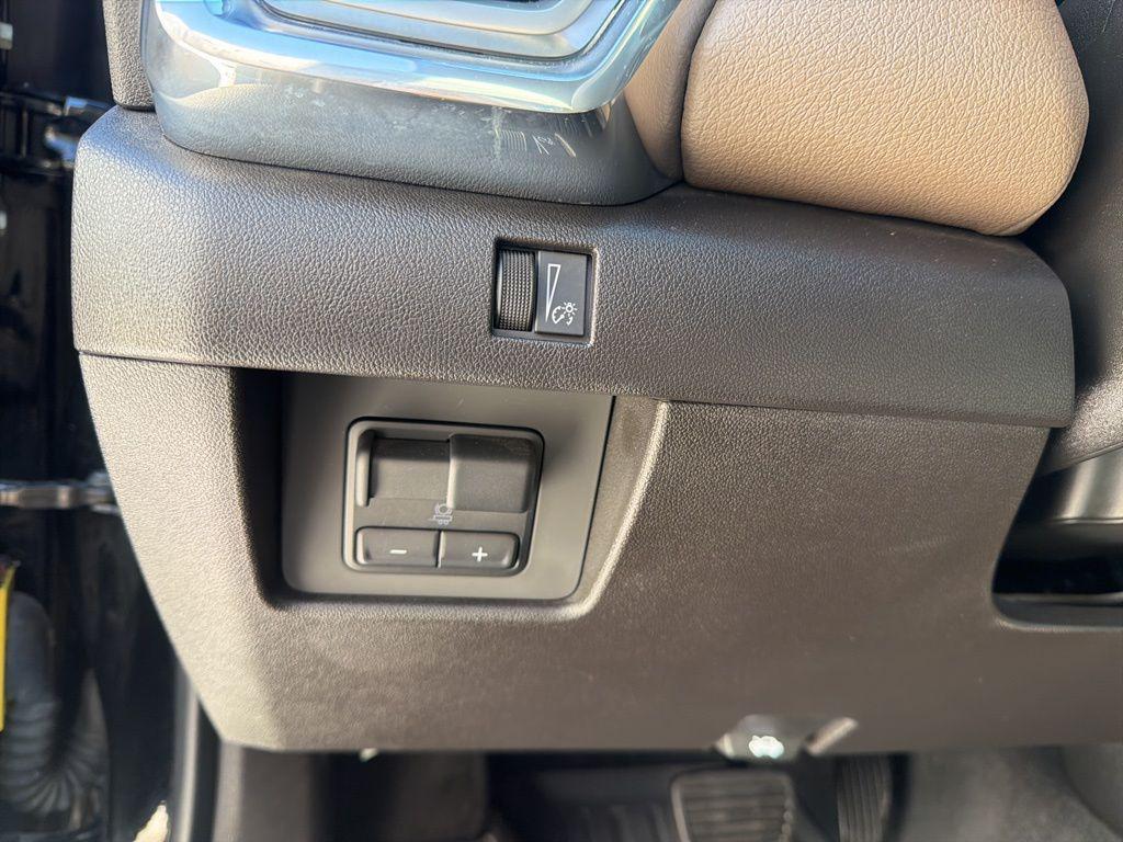 used 2023 GMC Canyon car, priced at $39,490