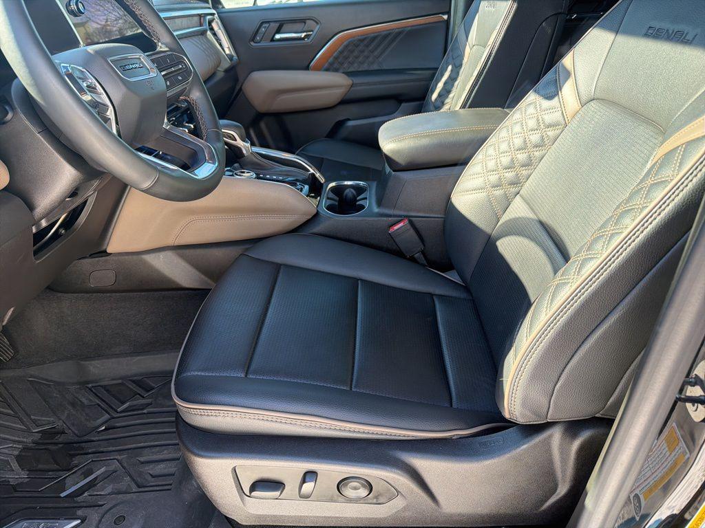 used 2023 GMC Canyon car, priced at $39,490