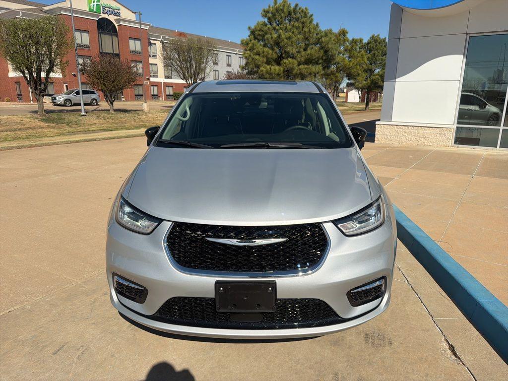 used 2024 Chrysler Pacifica car, priced at $33,790