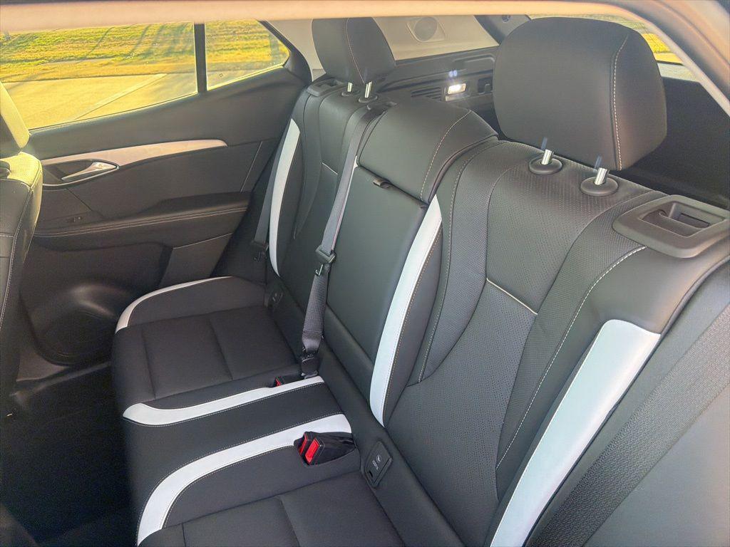 used 2025 Buick Envision car, priced at $34,790