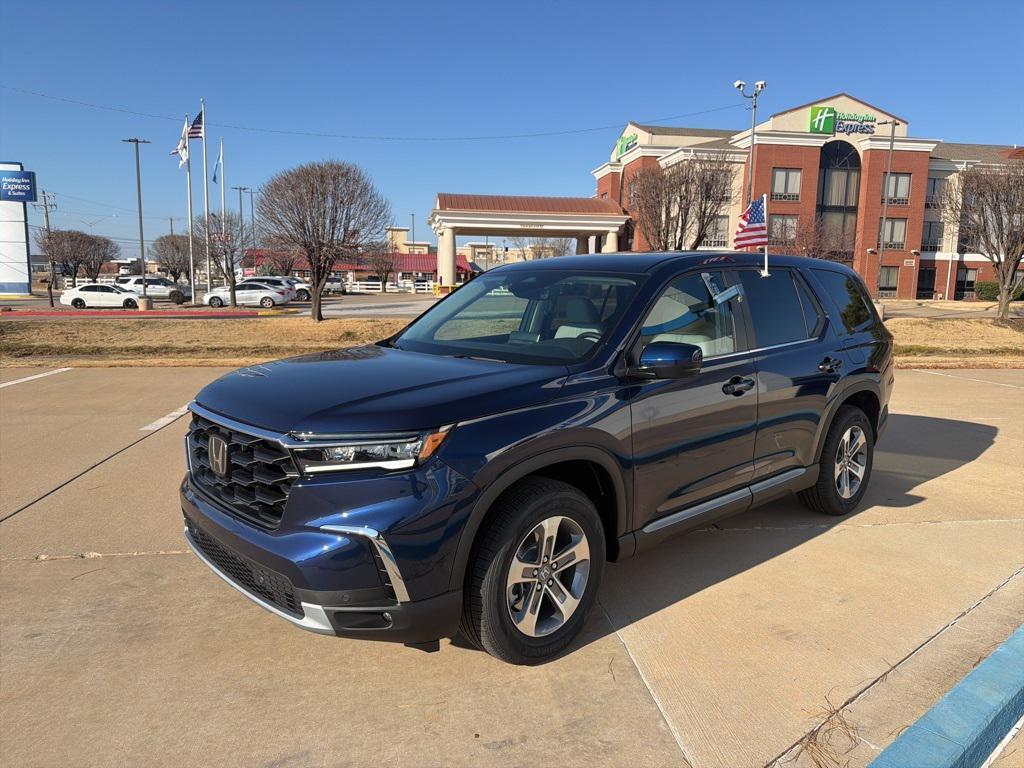 new 2025 Honda Pilot car, priced at $43,995