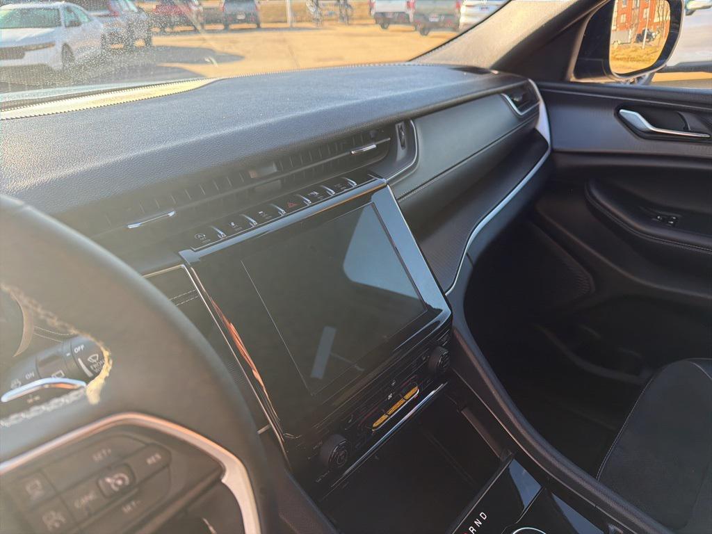 used 2024 Jeep Grand Cherokee L car, priced at $28,790