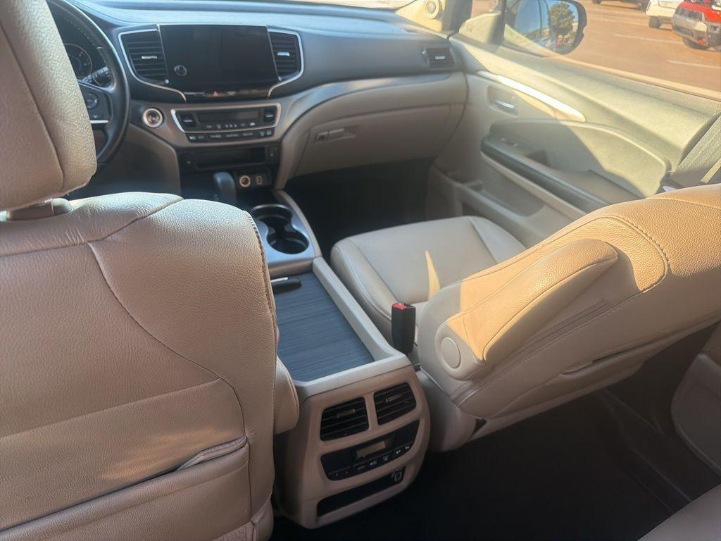 used 2020 Honda Pilot car, priced at $23,696
