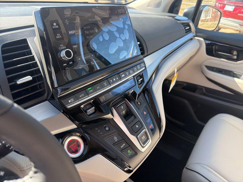 new 2026 Honda Odyssey car, priced at $45,935