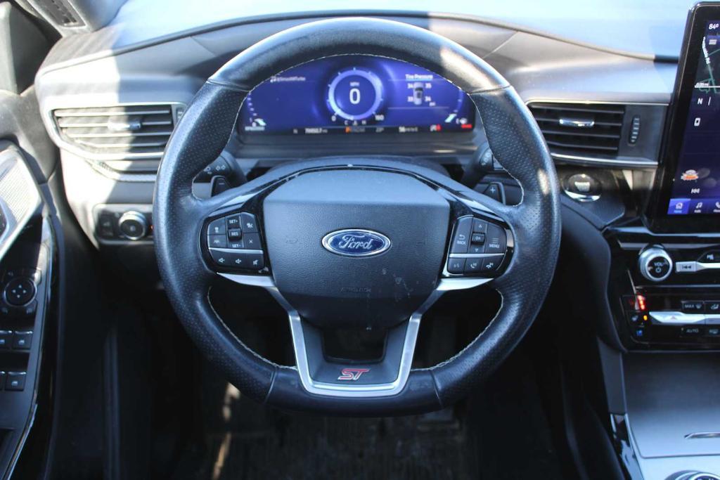 used 2022 Ford Explorer car, priced at $31,998