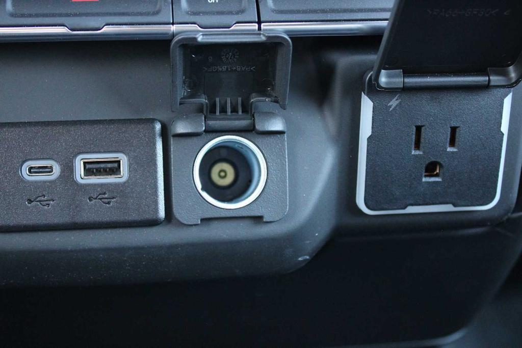 new 2025 Chevrolet Silverado 2500 car, priced at $70,453