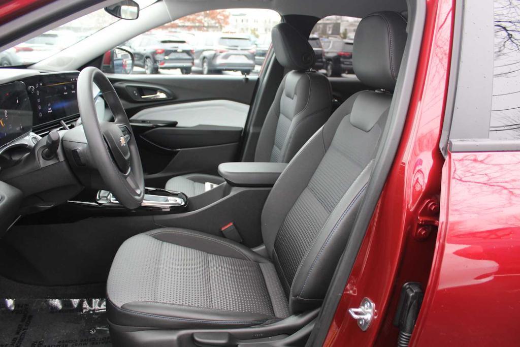 used 2025 Chevrolet Trax car, priced at $21,512