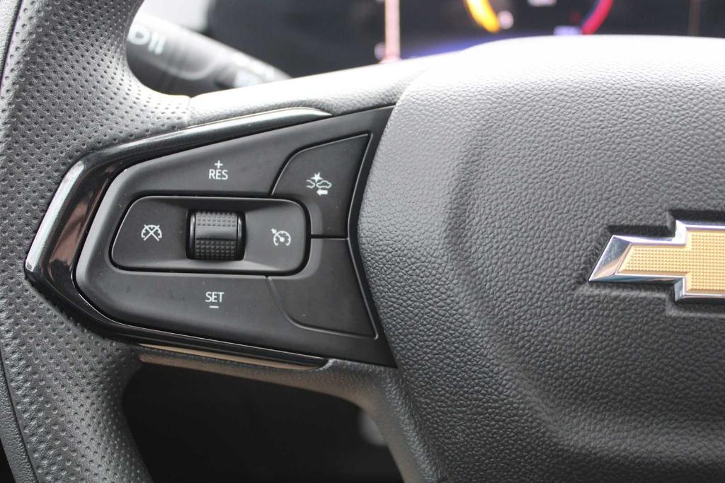 used 2025 Chevrolet Trax car, priced at $21,512