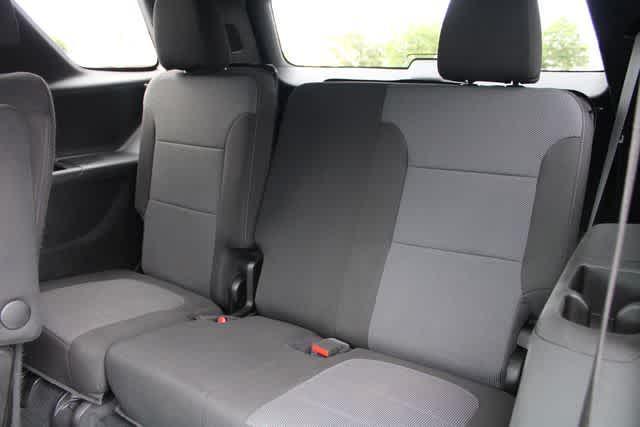 used 2023 Chevrolet Traverse car, priced at $24,999