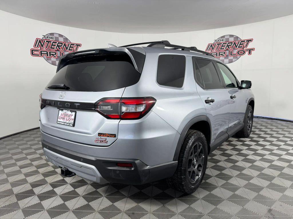 used 2025 Honda Pilot car, priced at $34,949