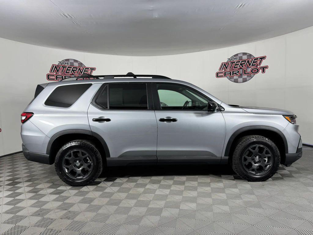 used 2025 Honda Pilot car, priced at $34,949