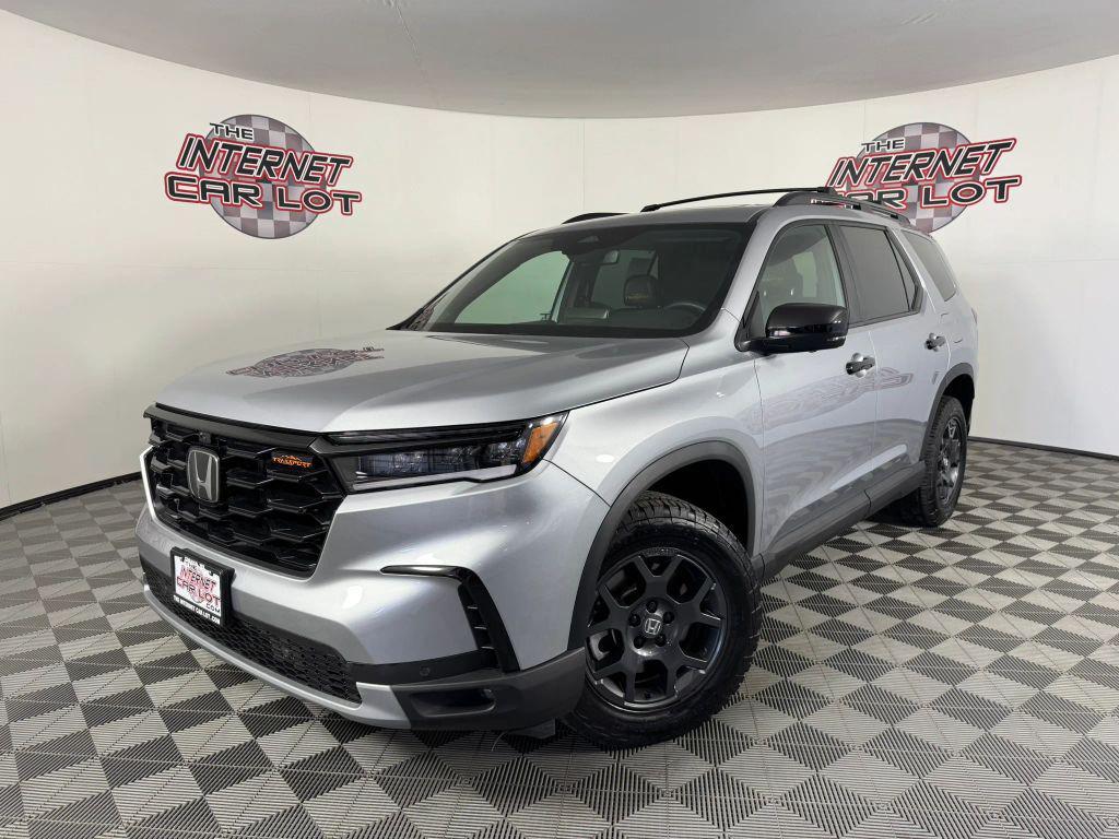 used 2025 Honda Pilot car, priced at $34,949
