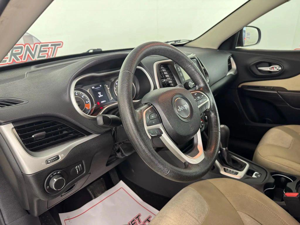 used 2015 Jeep Cherokee car, priced at $10,995