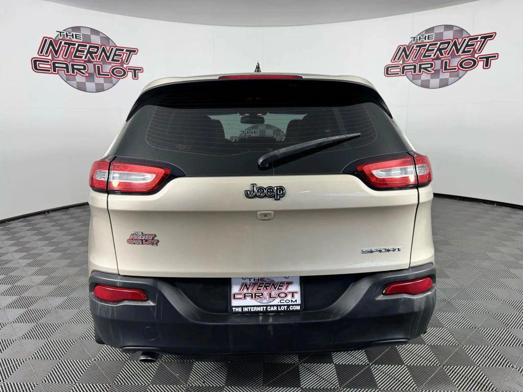used 2015 Jeep Cherokee car, priced at $10,995