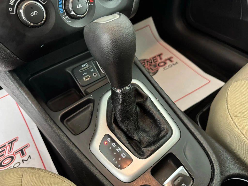 used 2015 Jeep Cherokee car, priced at $10,995