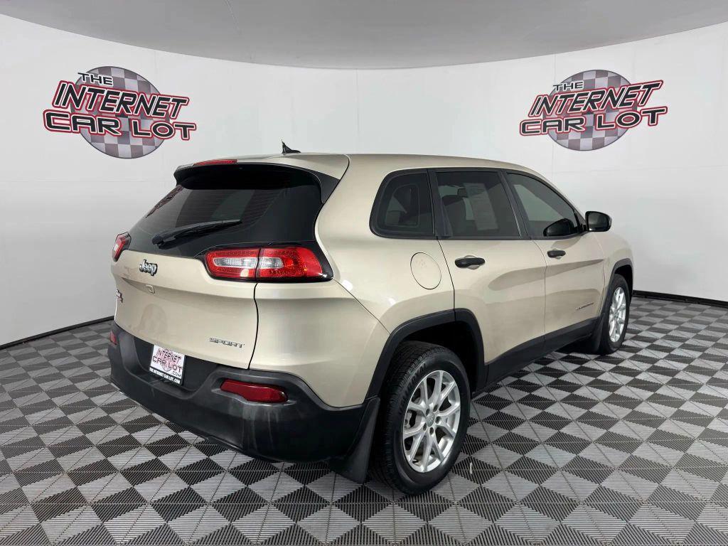 used 2015 Jeep Cherokee car, priced at $10,995