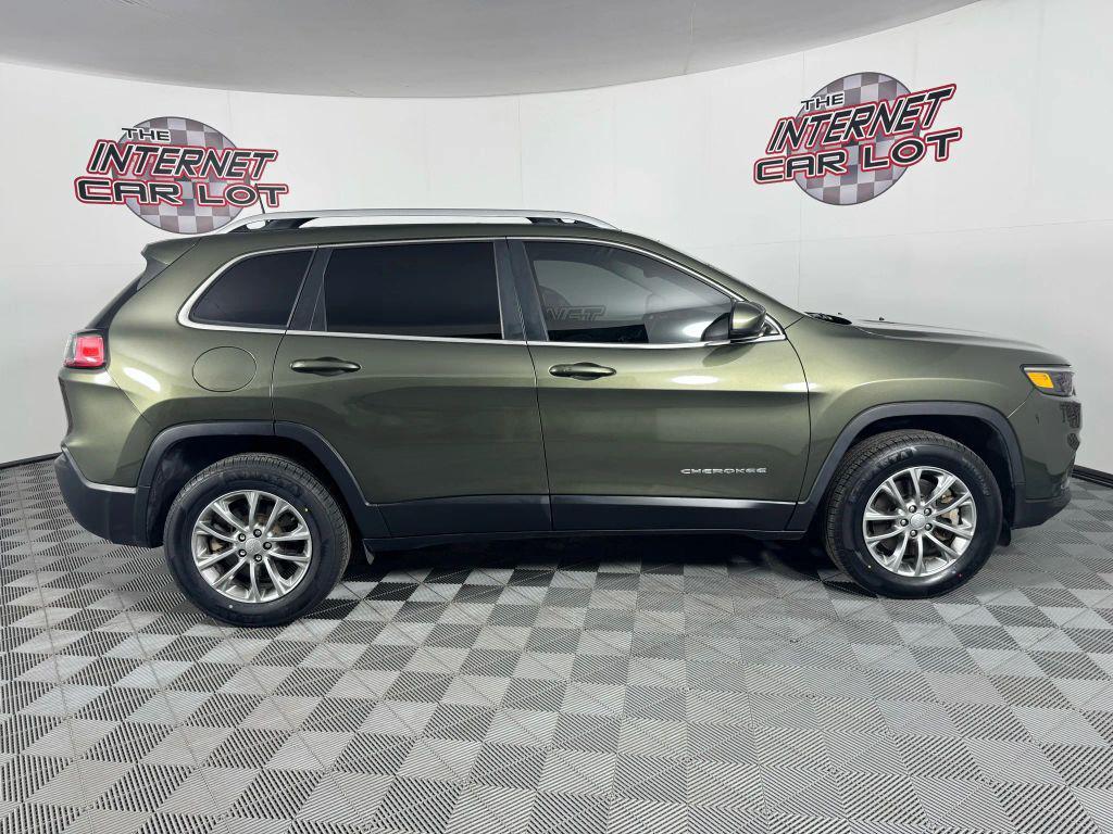 used 2021 Jeep Cherokee car, priced at $15,788