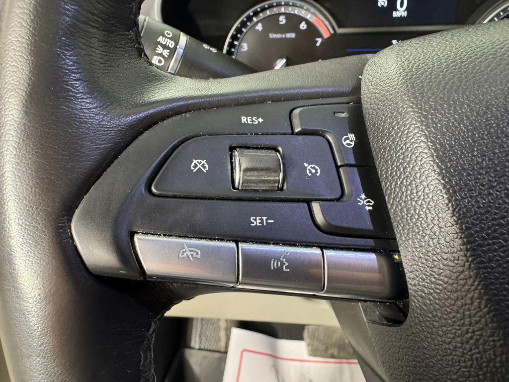 used 2021 Cadillac XT4 car, priced at $17,495