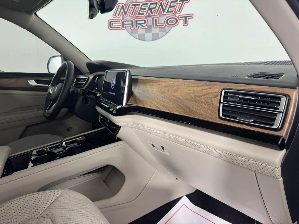 used 2025 Volkswagen Atlas car, priced at $29,987