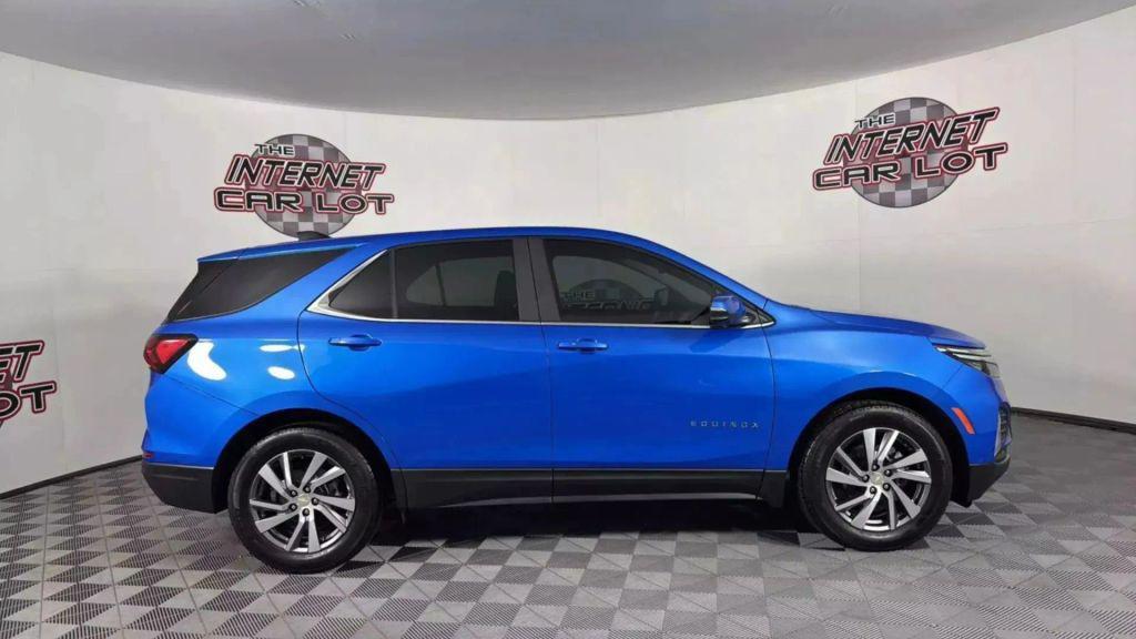 used 2024 Chevrolet Equinox car, priced at $19,495