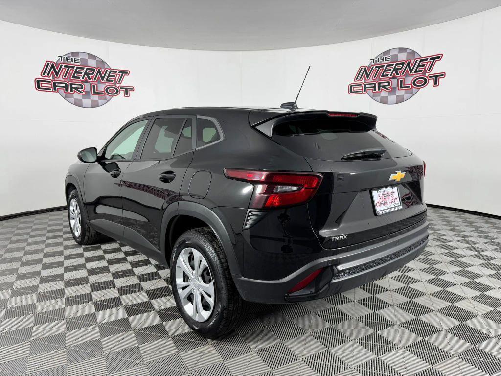 used 2024 Chevrolet Trax car, priced at $15,495
