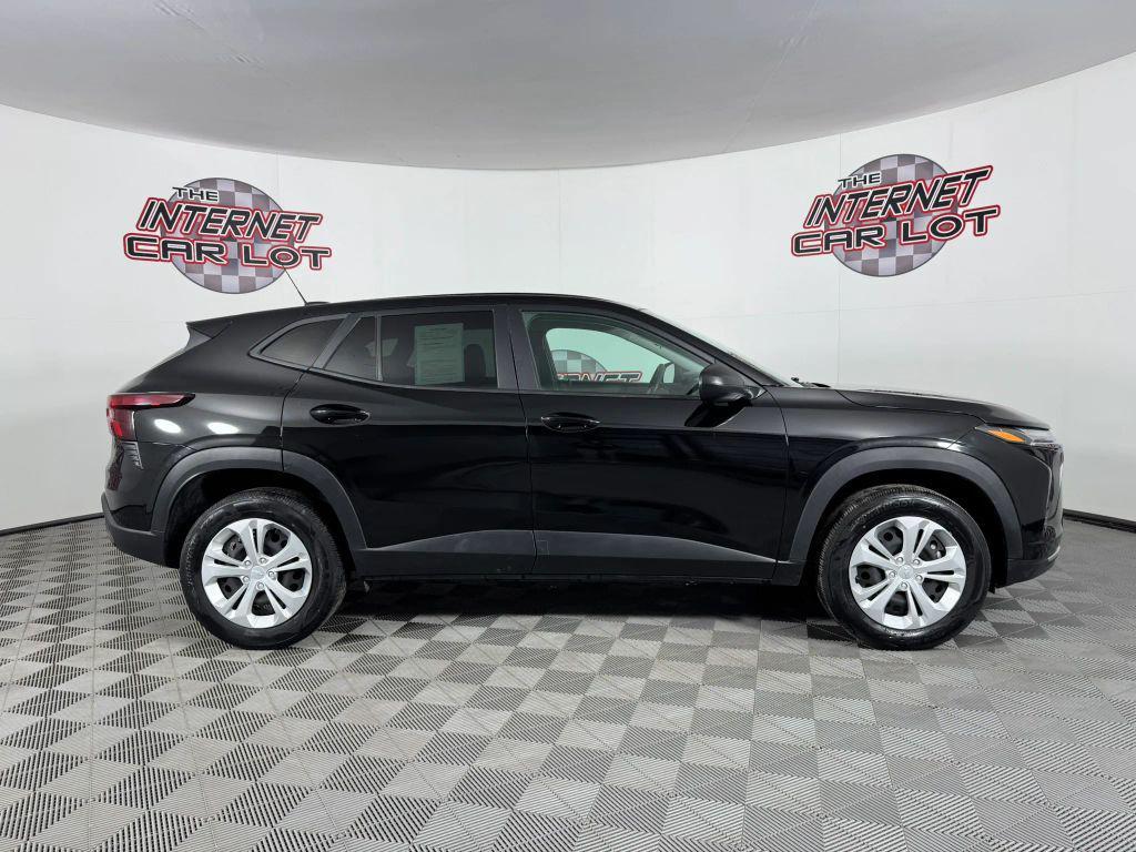 used 2024 Chevrolet Trax car, priced at $15,495