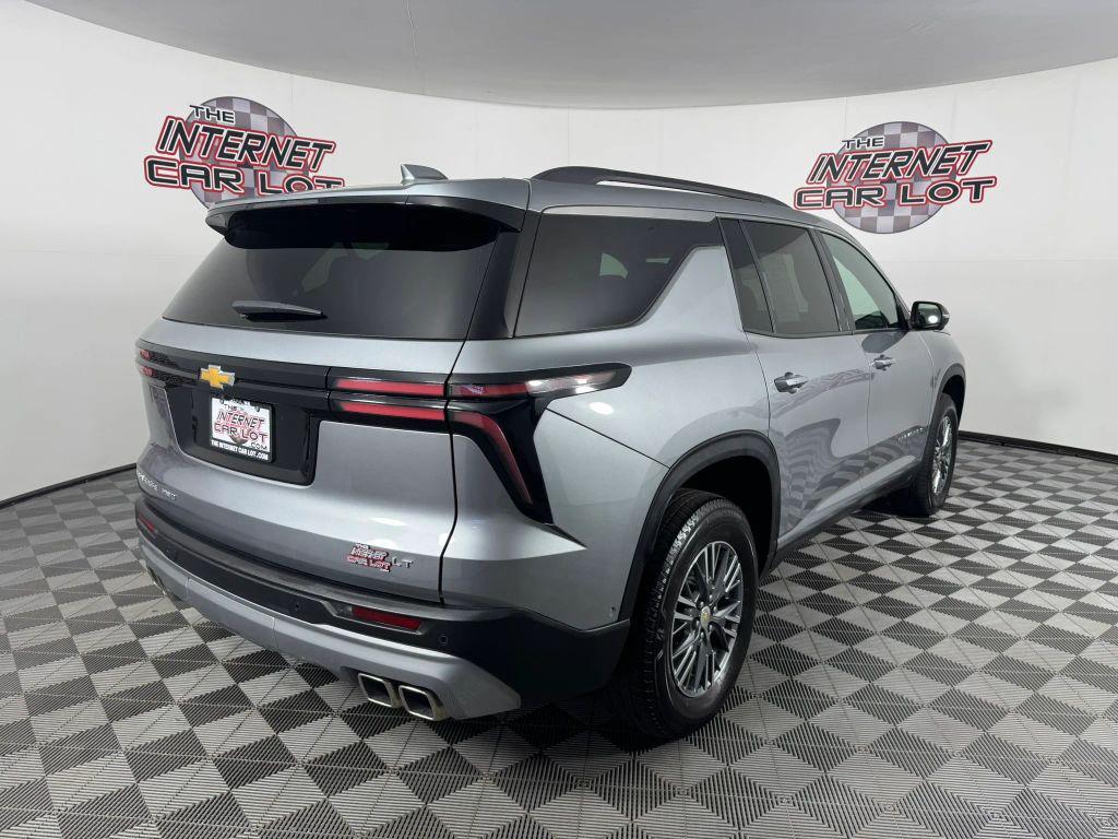 used 2024 Chevrolet Traverse car, priced at $32,995