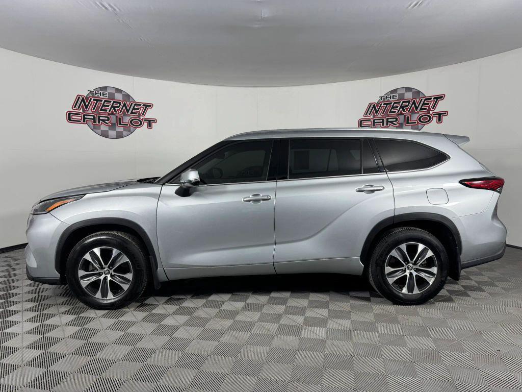 used 2021 Toyota Highlander car, priced at $29,495