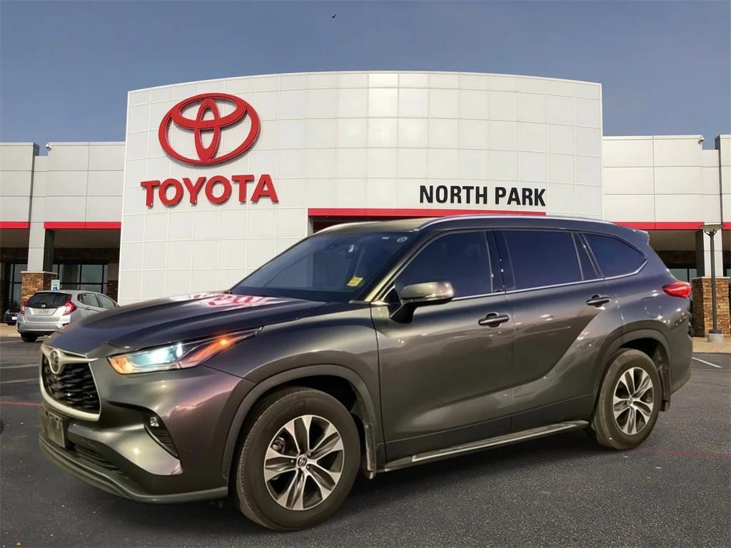 used 2021 Toyota Highlander car, priced at $28,971