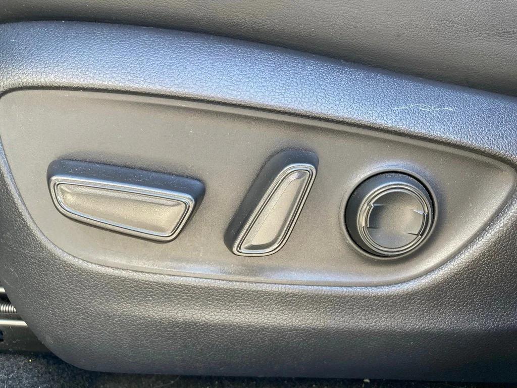 used 2020 Toyota RAV4 car, priced at $25,951