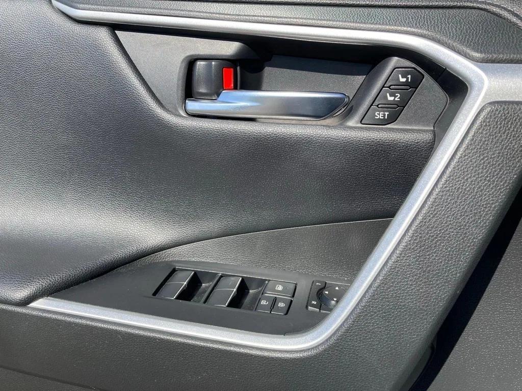 used 2020 Toyota RAV4 car, priced at $25,951
