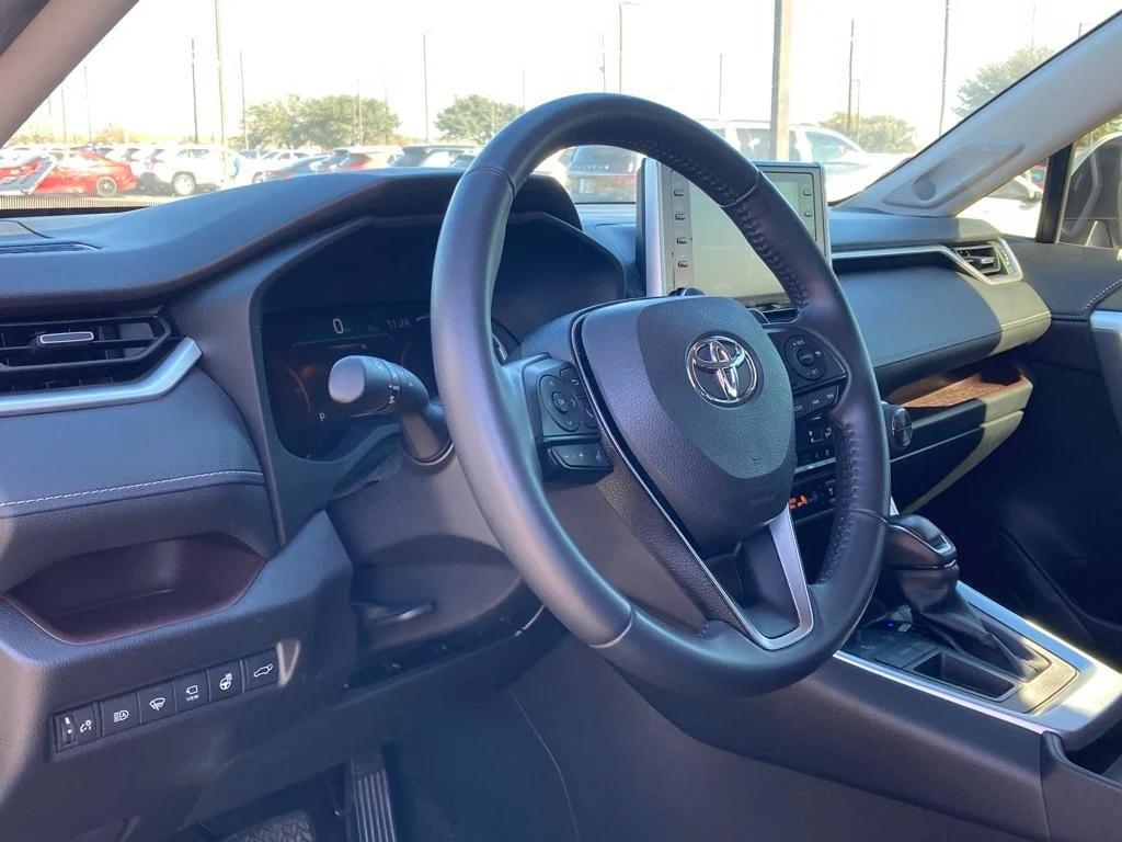 used 2020 Toyota RAV4 car, priced at $25,951