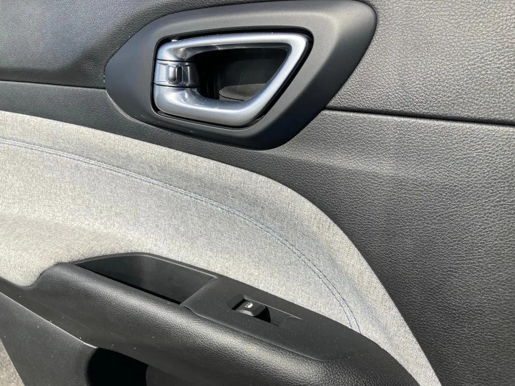 used 2024 Jeep Compass car, priced at $19,251