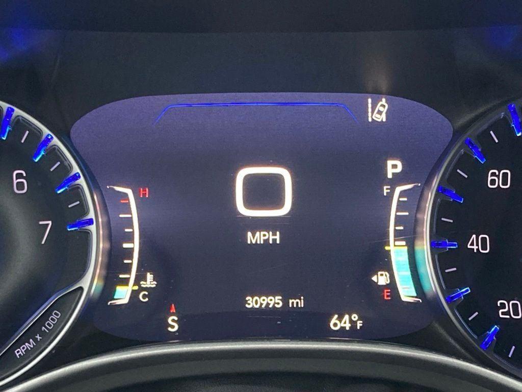 used 2025 Chrysler Pacifica car, priced at $27,651